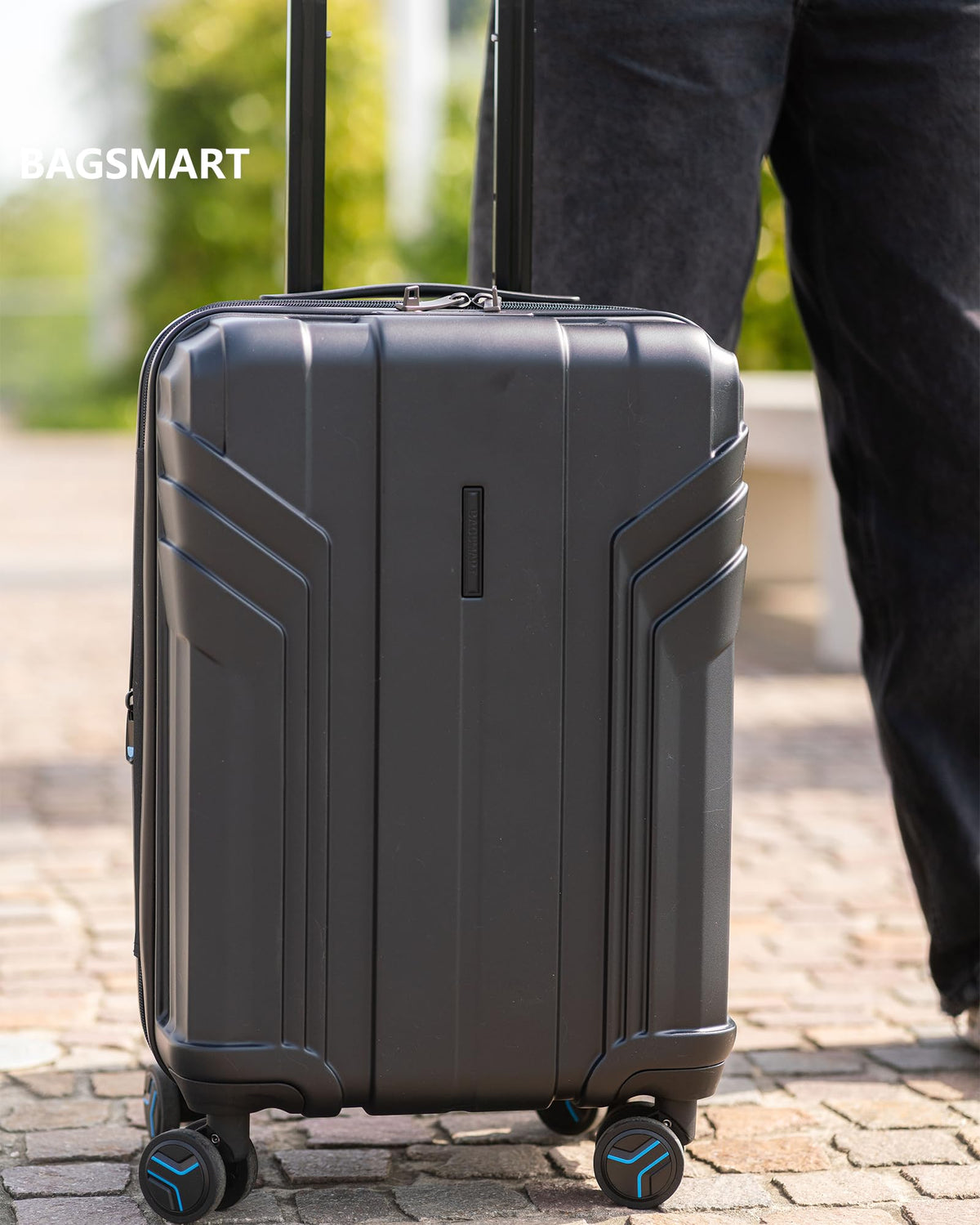 Expandable Carry On Luggage 22x14x9 Black J34171