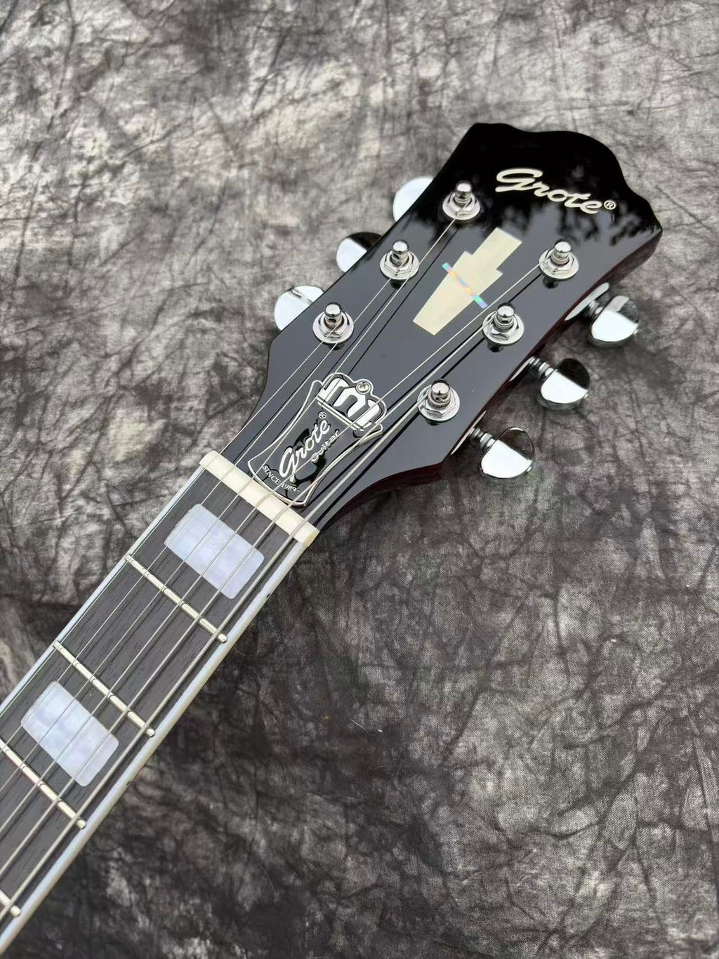Left-Handed Semi-Hollow Body Electric Guitar A6670