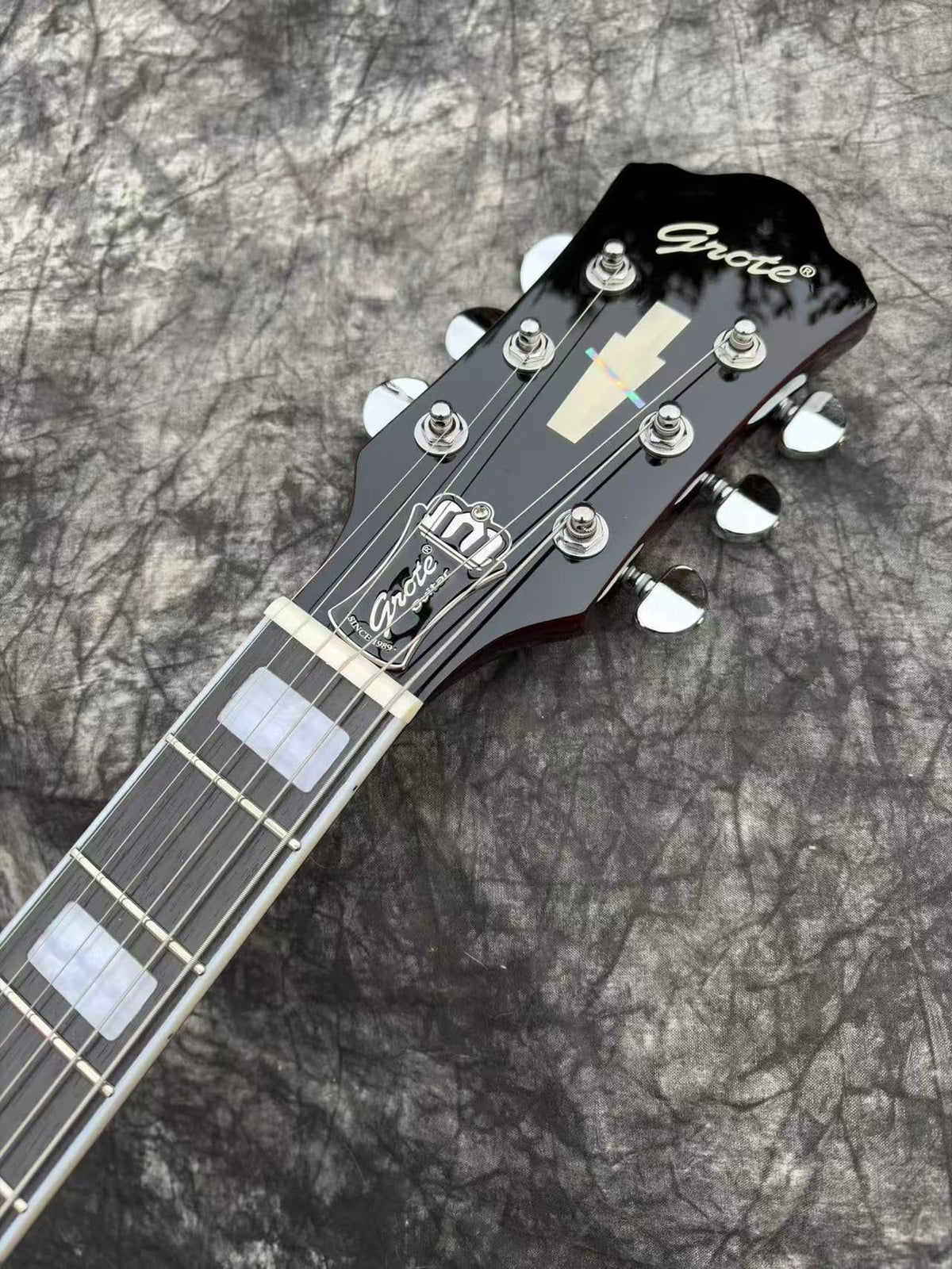 Left-Handed Semi-Hollow Body Electric Guitar A6670