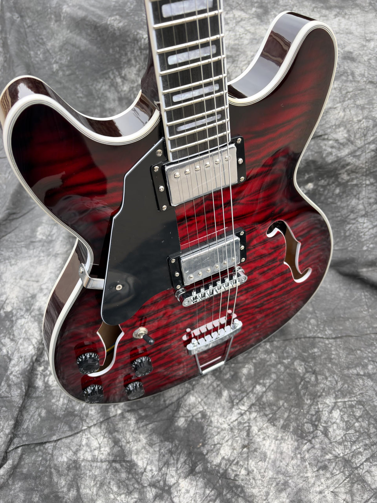Left-Handed Semi-Hollow Body Electric Guitar A6670