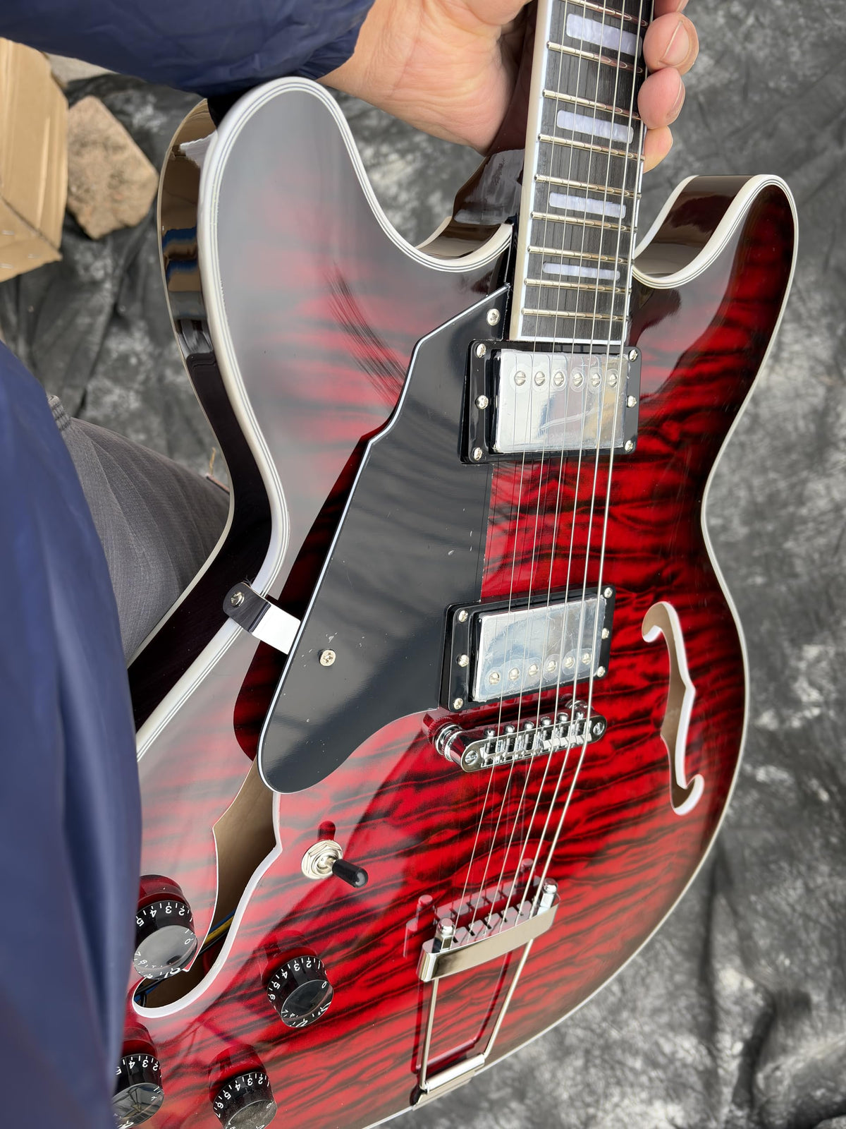 Left-Handed Semi-Hollow Body Electric Guitar A6670