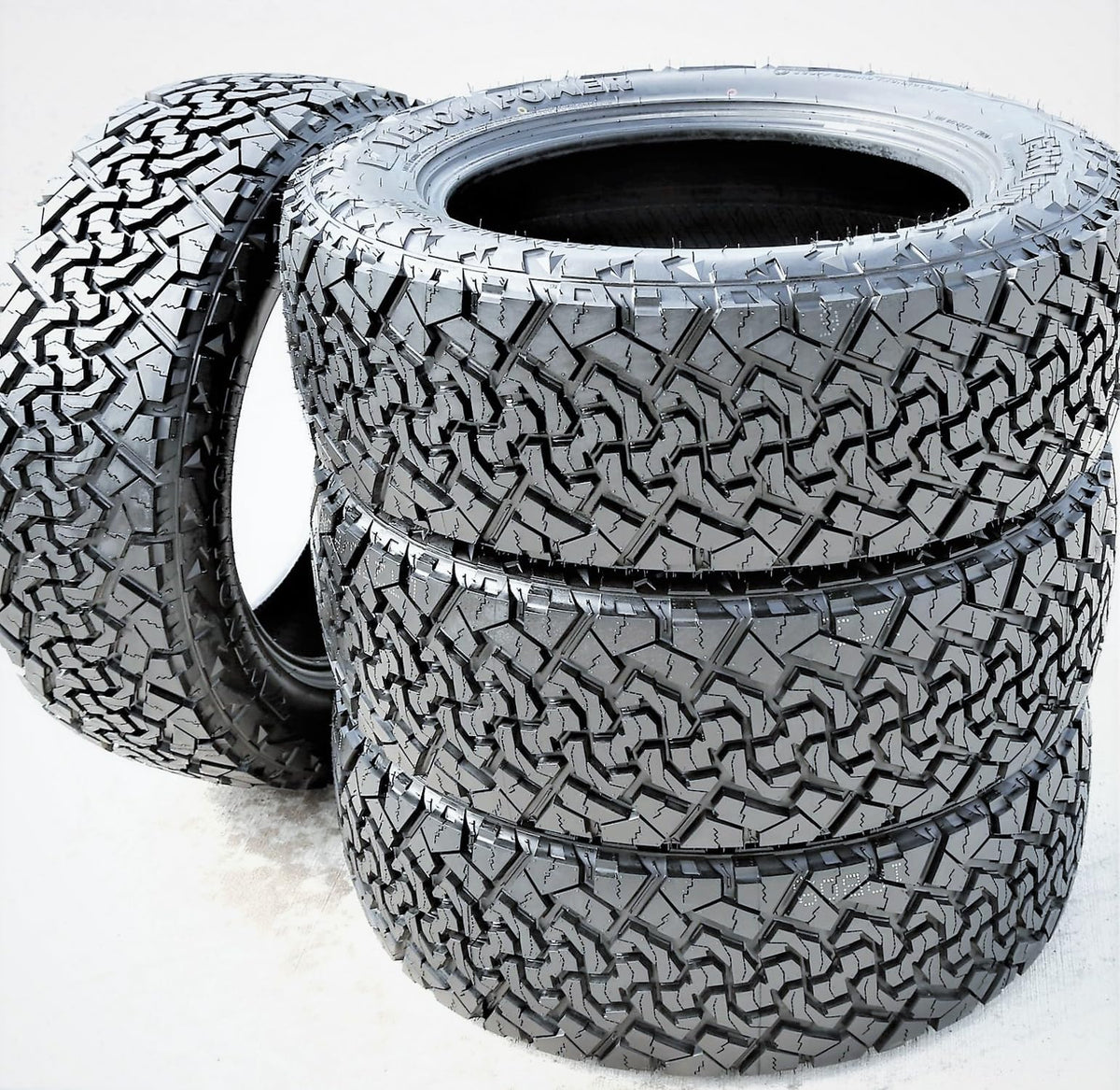 4 x LT275/60R20 Tires D782