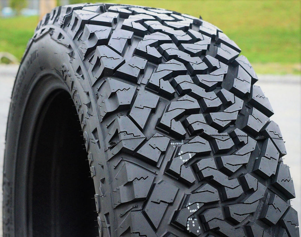 4 x LT275/60R20 Tires D782